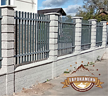 Заборные столбы с каменной фактурой Шахматка