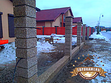 Установка заборных столбов Каспийская галька
